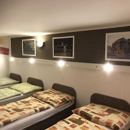 Opera Hostel Budapest Esterno foto
