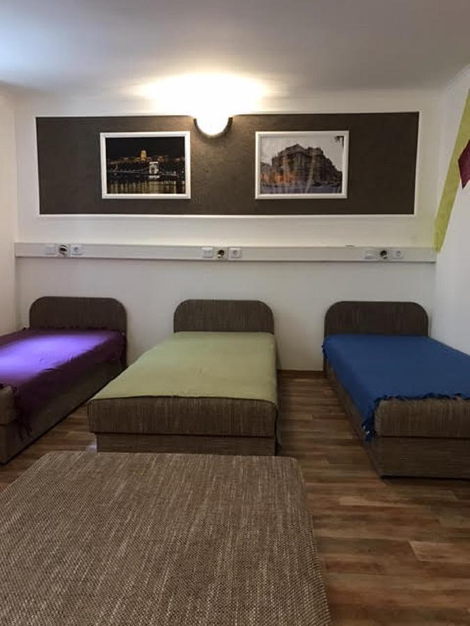 Opera Hostel Budapest Esterno foto