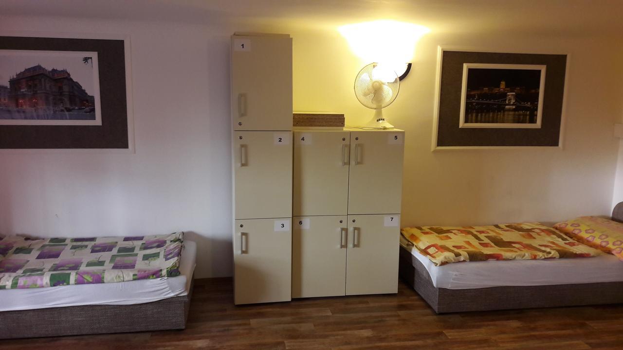 Opera Hostel Budapest Esterno foto