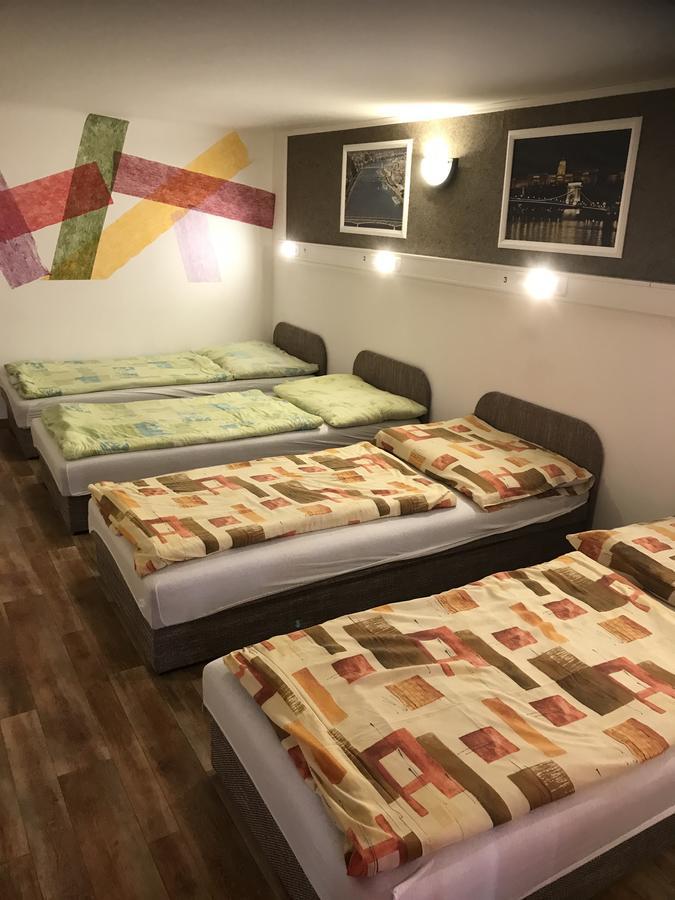 Opera Hostel Budapest Esterno foto