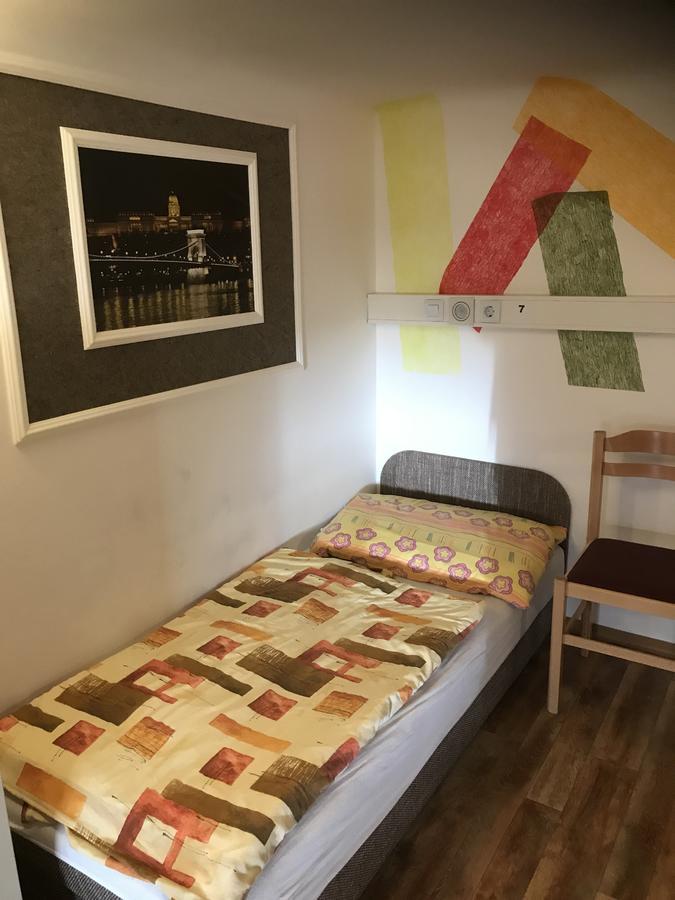 Opera Hostel Budapest Esterno foto