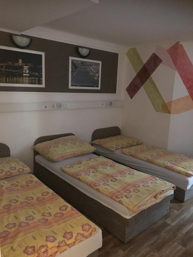 Opera Hostel Budapest Esterno foto