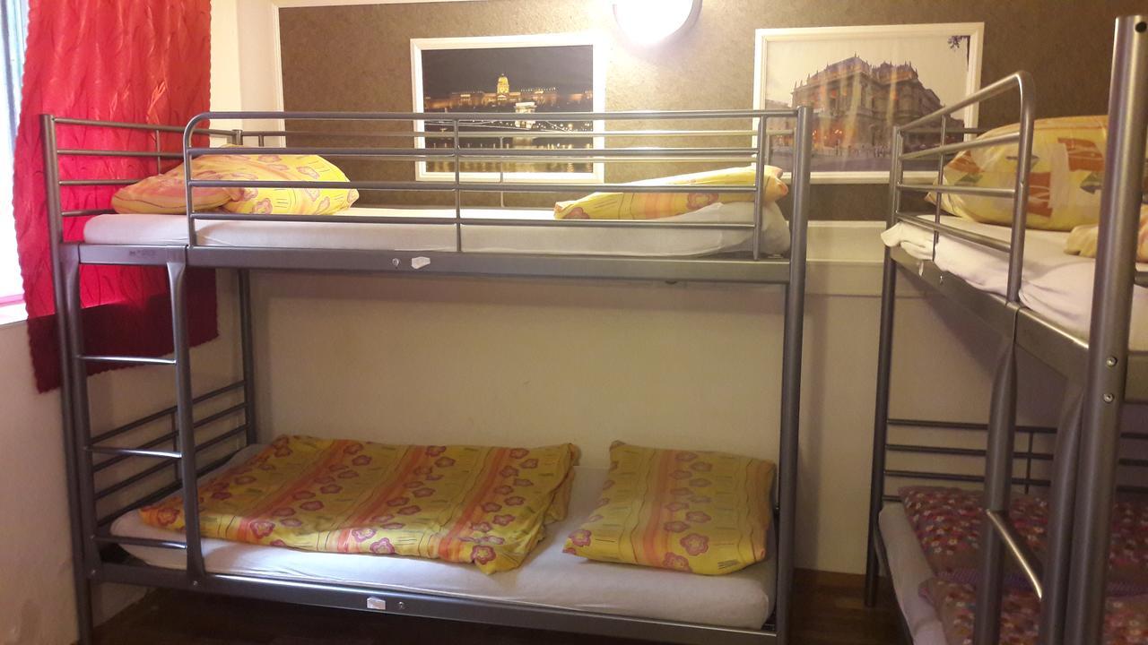 Opera Hostel Budapest Esterno foto