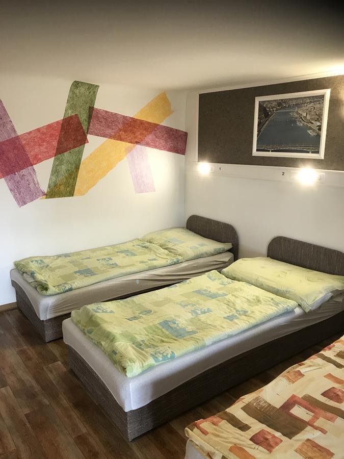 Opera Hostel Budapest Esterno foto