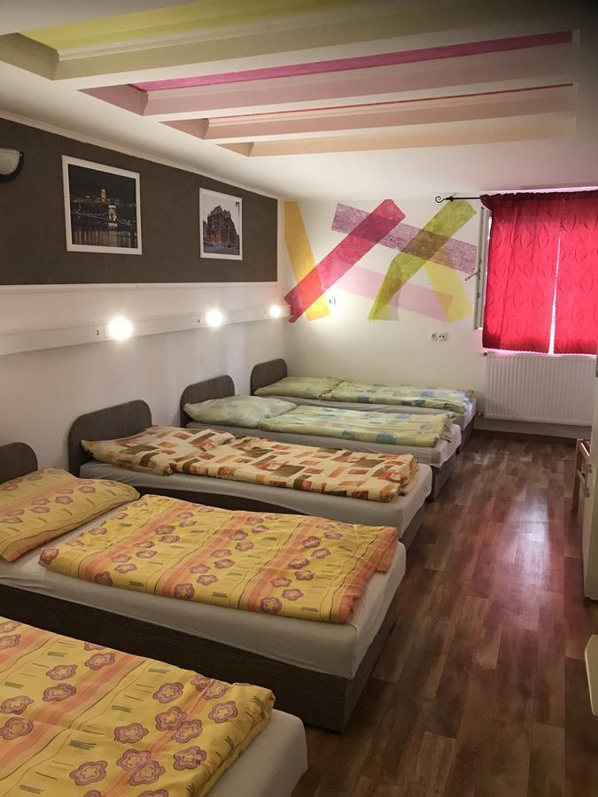 Opera Hostel Budapest Esterno foto