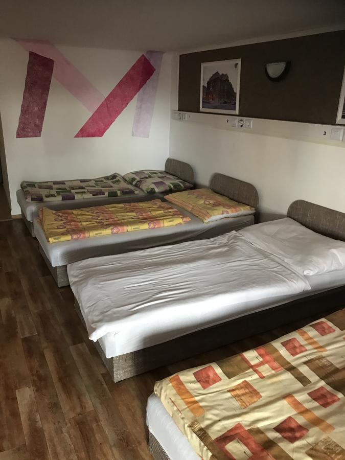 Opera Hostel Budapest Esterno foto
