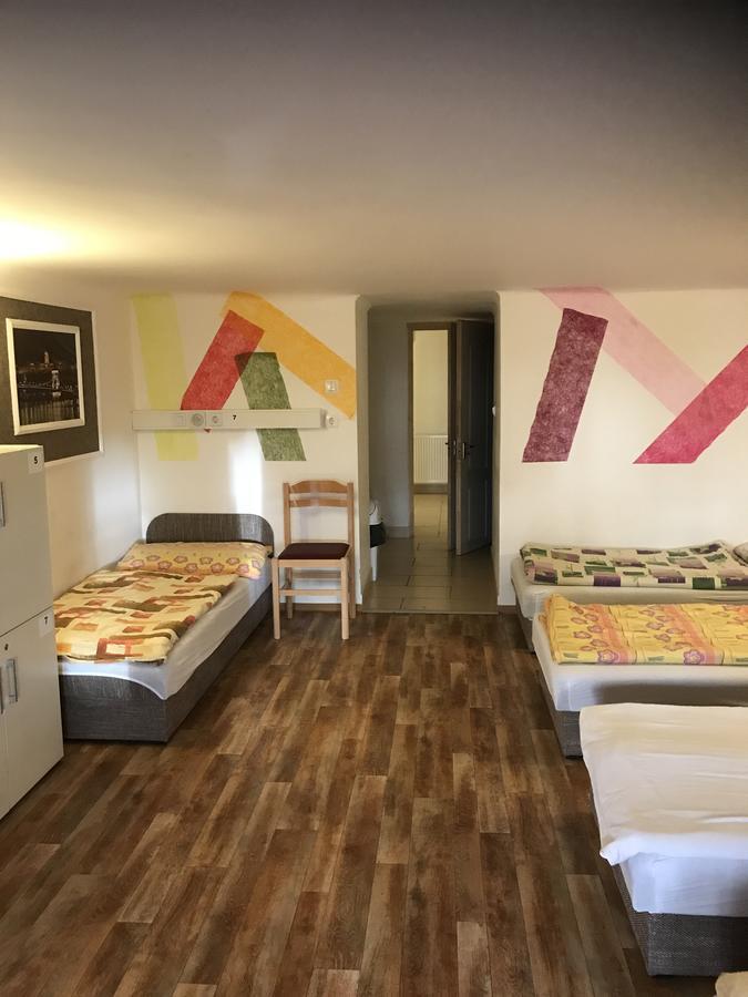 Opera Hostel Budapest Esterno foto