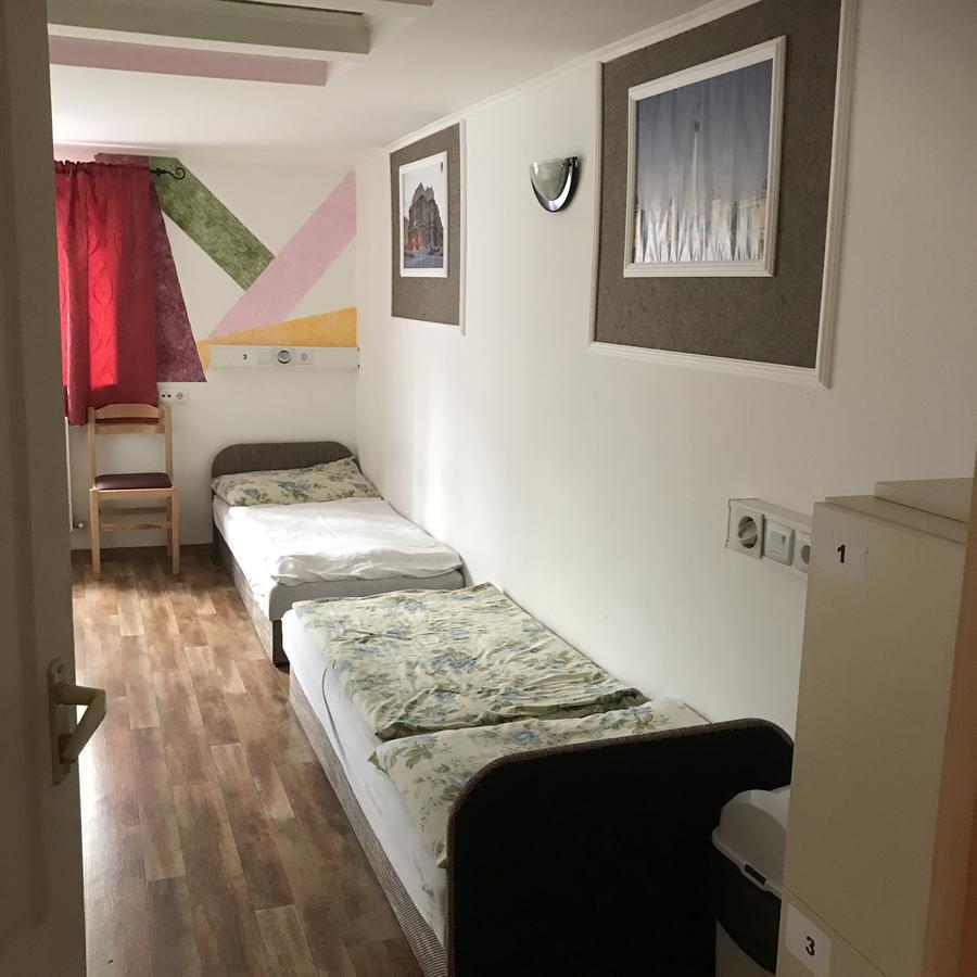 Opera Hostel Budapest Esterno foto